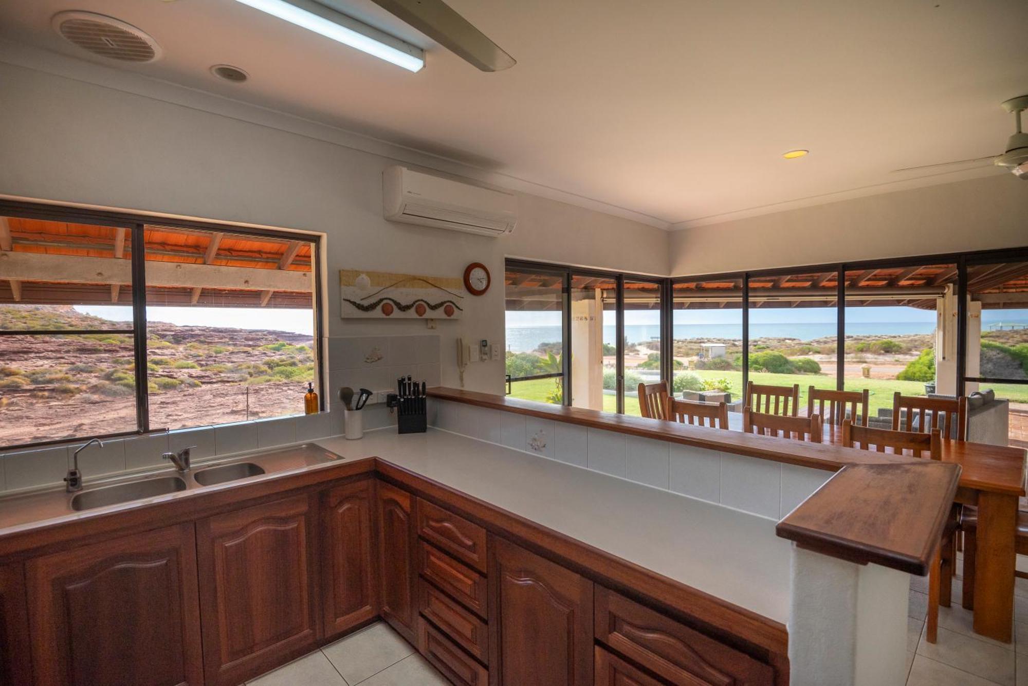 ホテル Kalbarri Red Bluff Tourist Park エクステリア 写真