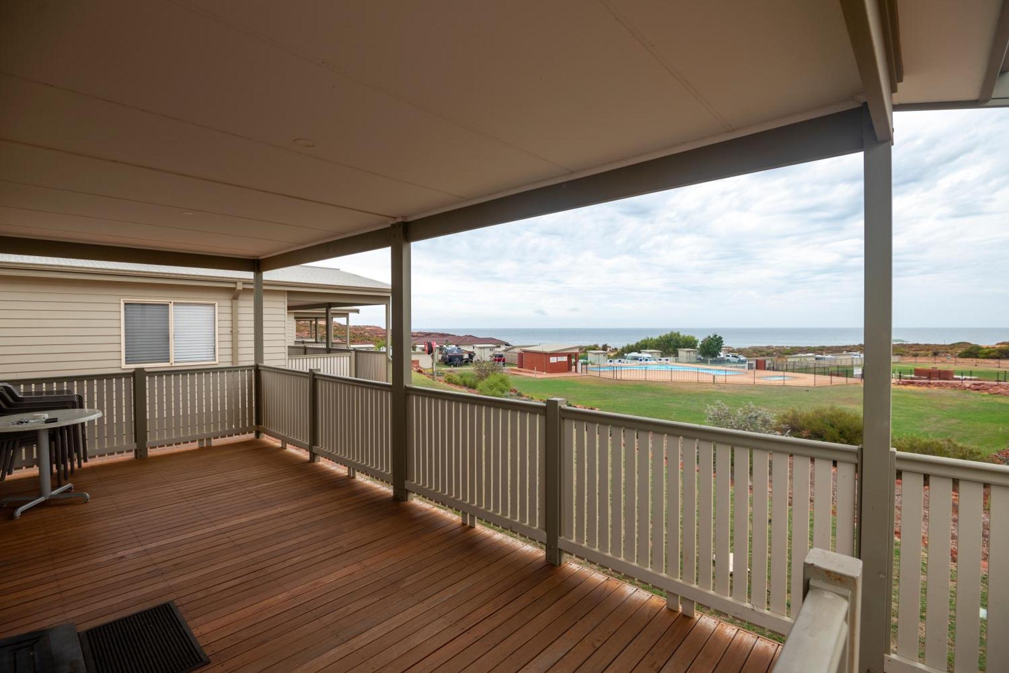 ホテル Kalbarri Red Bluff Tourist Park エクステリア 写真